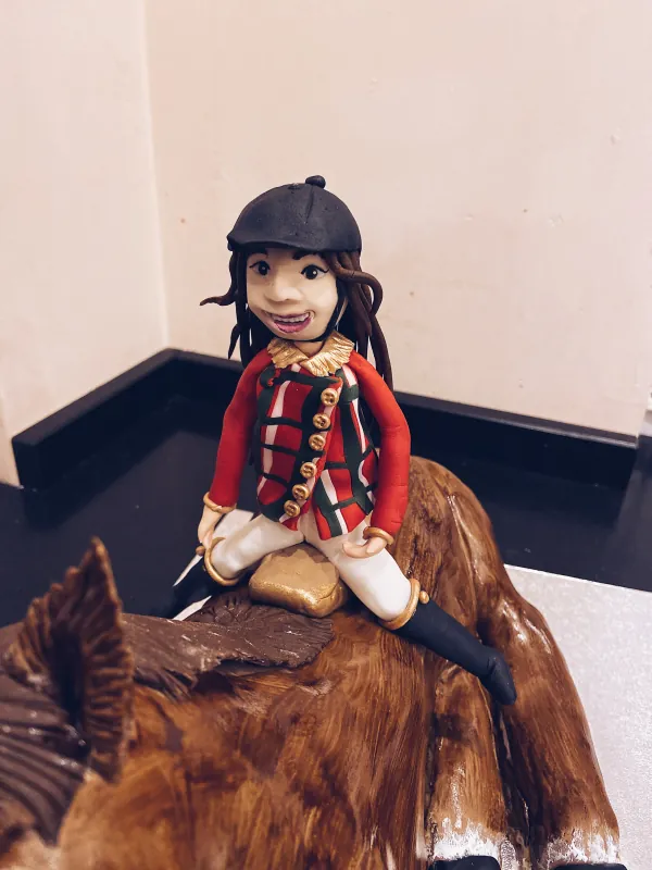 Horse cake with horserider