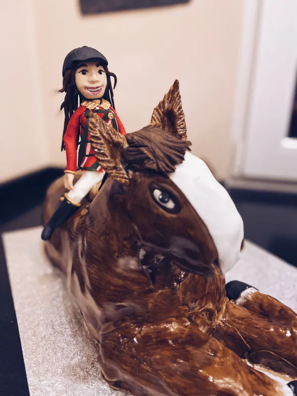 Horse cake with horserider