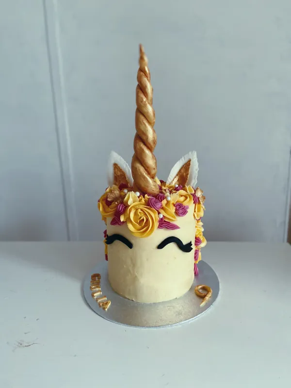 Unicorn cake (Yellow & Pink)