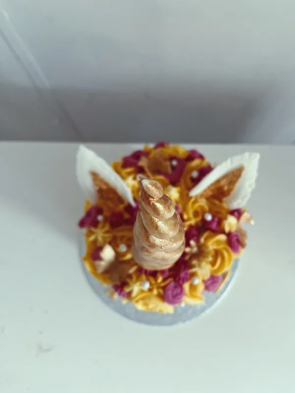 Unicorn cake (Yellow & Pink)